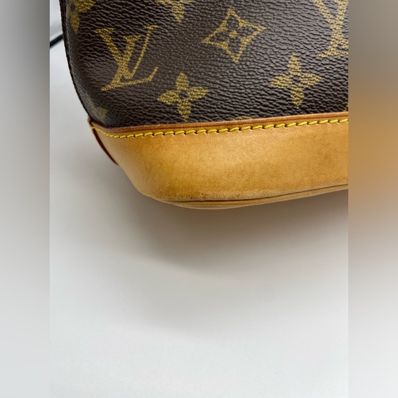 Louis Vuitton Alma Monogram HandBag - Picture 8 of 16